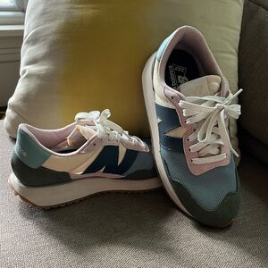 New Balance 237 - NEW